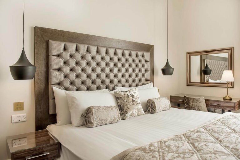 Poplar Hotel pic (3)